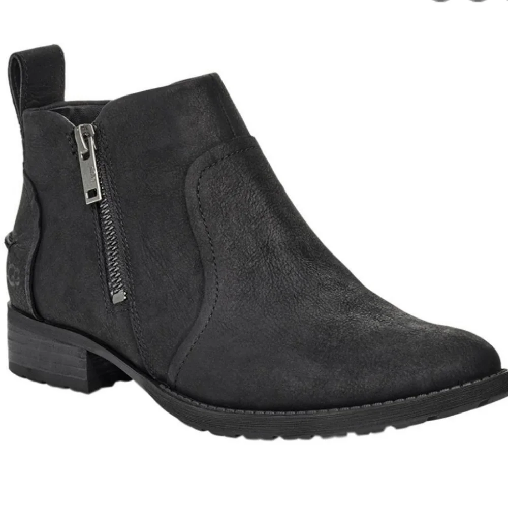 UGG Black Distressed Leather Flat Ankle Bootie 6 - Picture 3 of 7